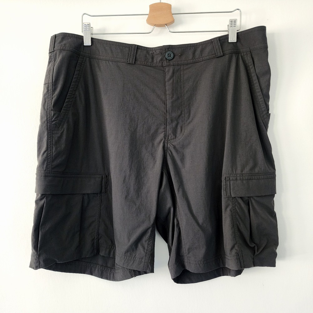 REI CO-OP black cargo shorts elastic‎ back waist mens size 40